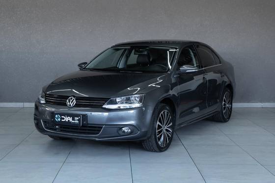 VOLKSWAGEN JETTA 2.0 TSI HIGHLINE 200CV GASOLINA 4P TIPTRONIC VOLKSWAGEN JETTA 2.0 TSI HIGHLINE 200CV GASOLINA 4P TIPTRONIC